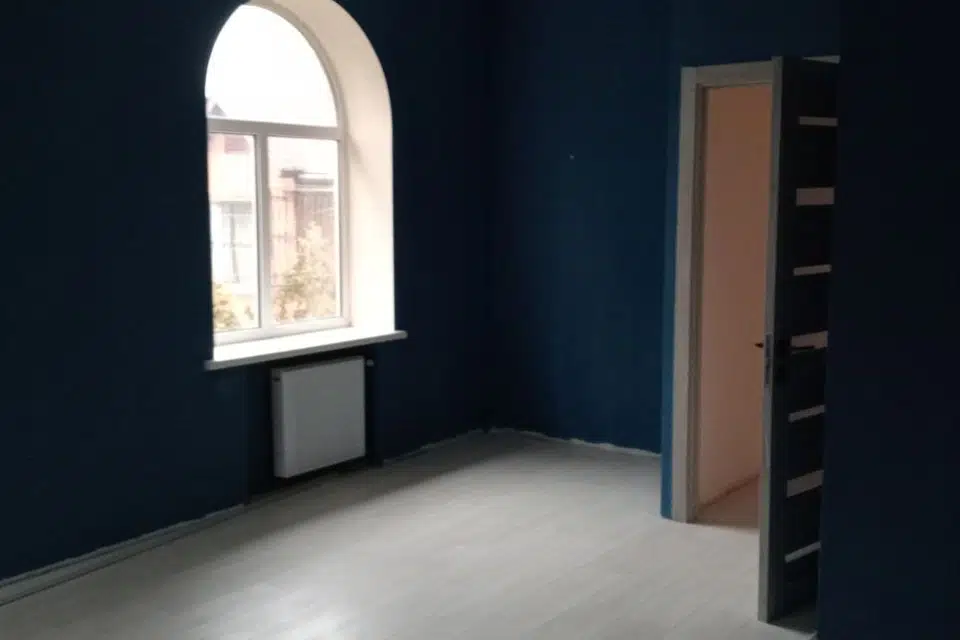 Продаётся 3-этажный дом, 550 м²