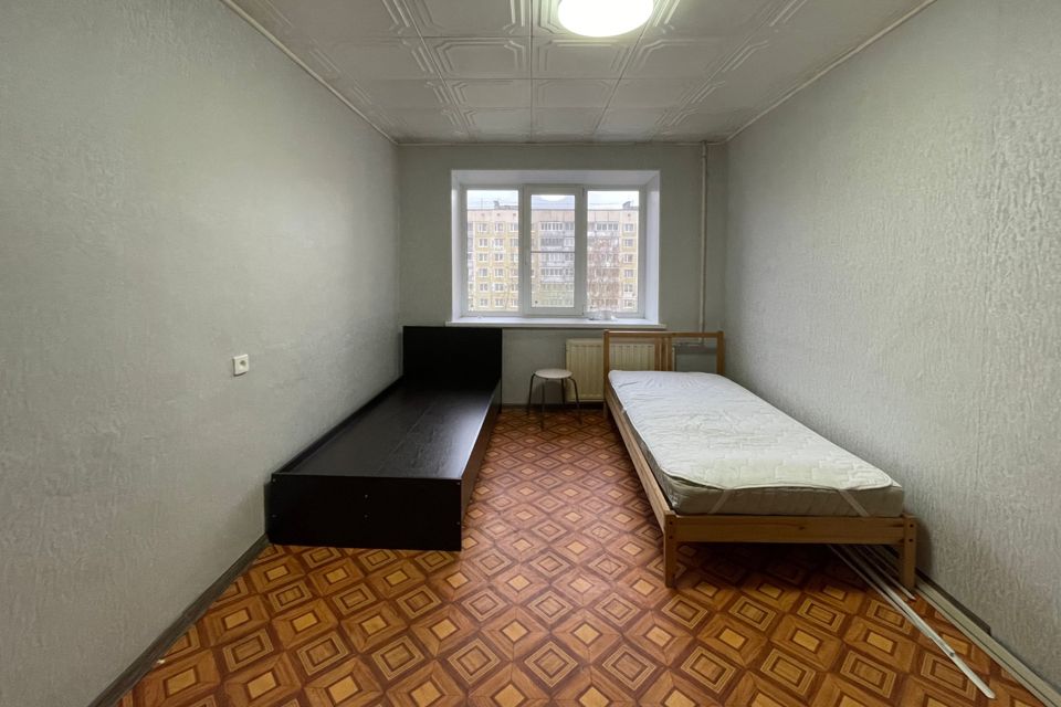Продаётся комната в 5-комн. квартире, 12.2 м²