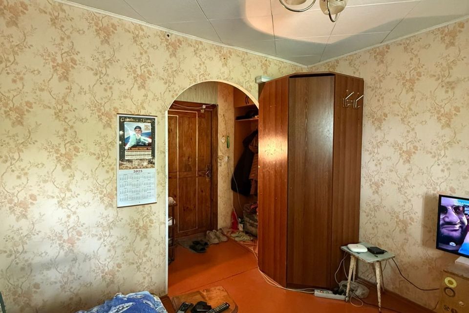 Продаётся комната в 5-комн. квартире, 11.9 м²