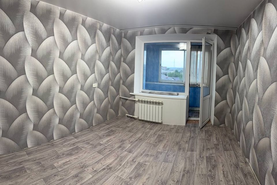 Продаётся 4-комнатная квартира, 60.5 м²