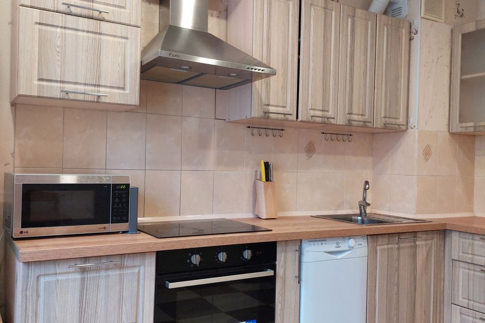 Продаётся 2-комнатная квартира, 62.8 м²