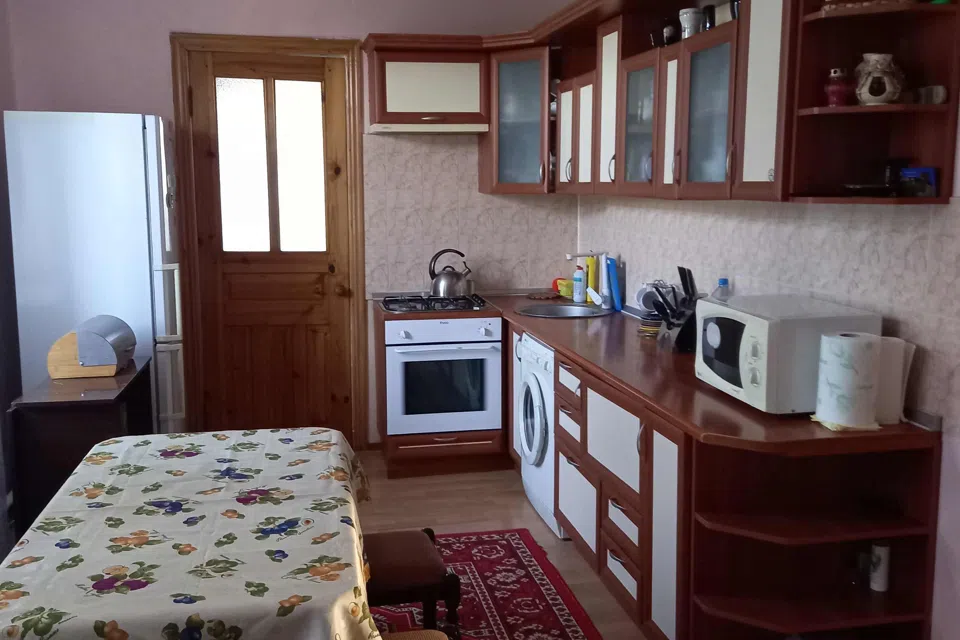 Продаётся 2-этажный дом, 185 м²