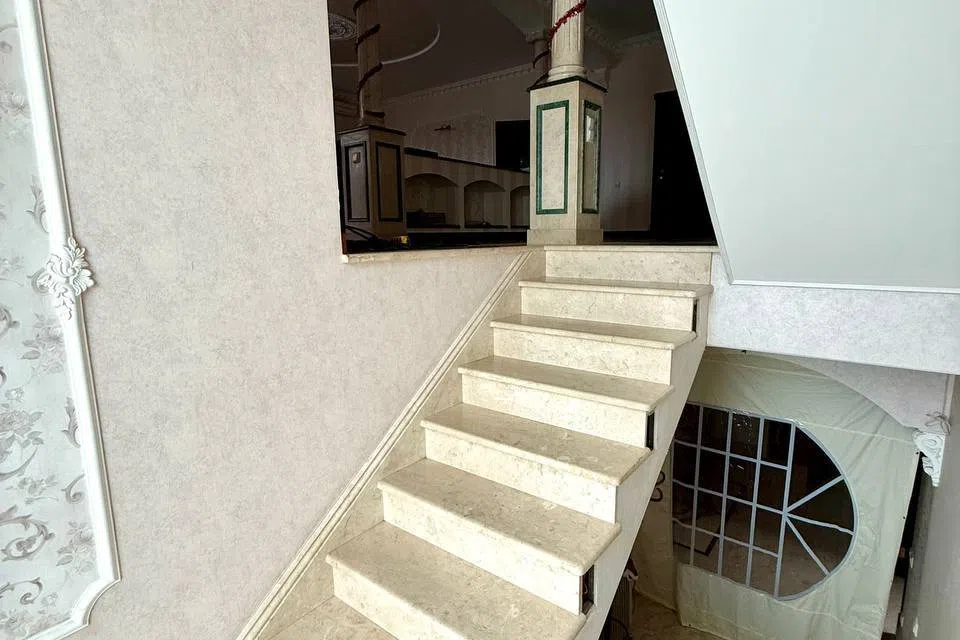 Продаётся 3-этажный дом, 567 м²