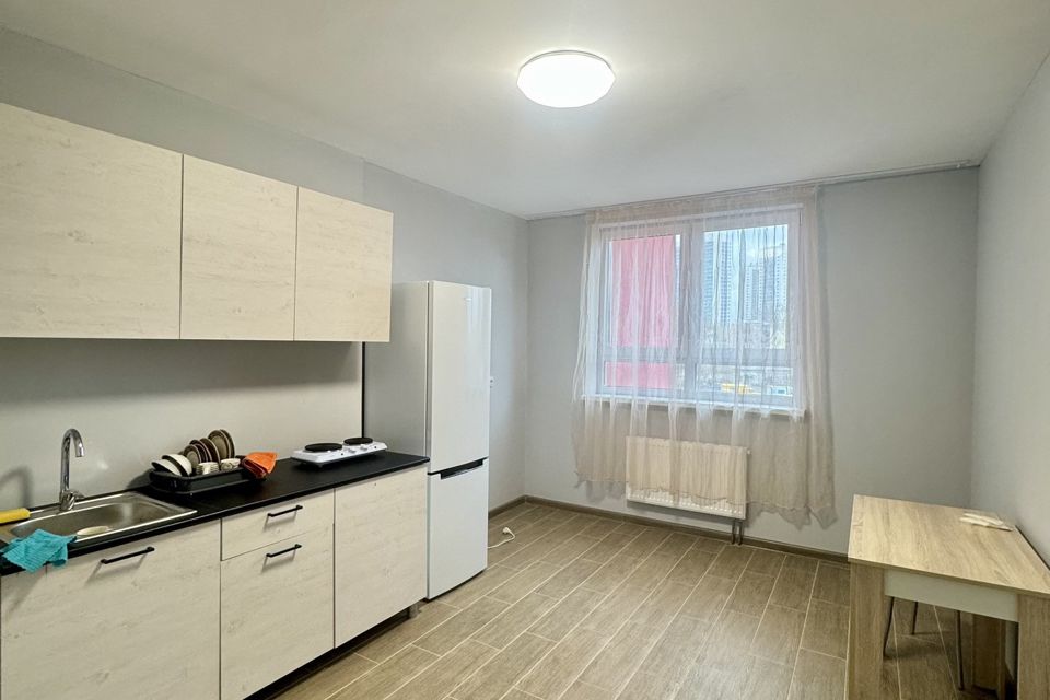 Сдаётся 1-комнатная квартира, 42 м²