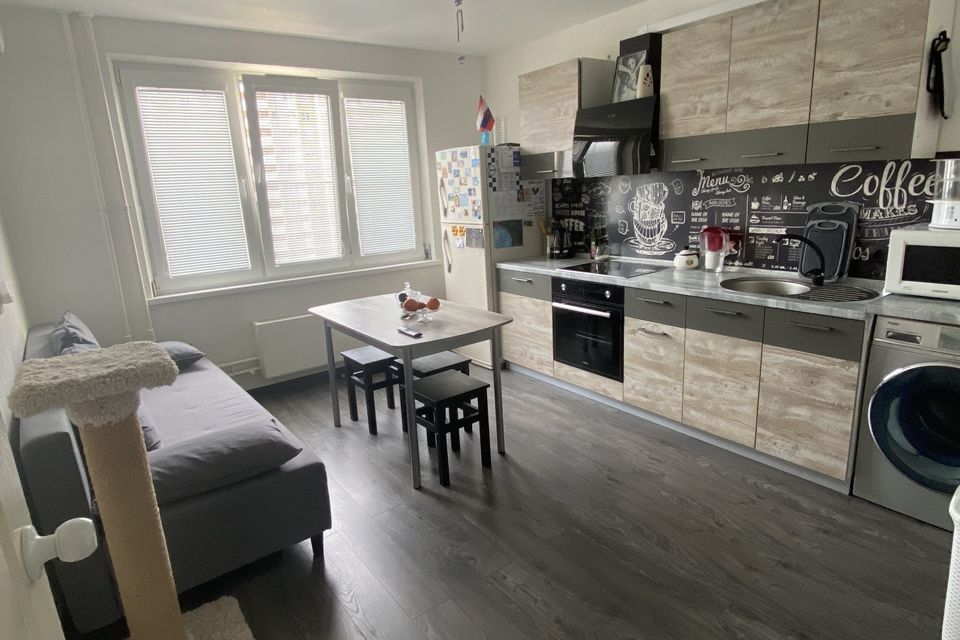 Продаётся 1-комнатная квартира, 41.8 м²