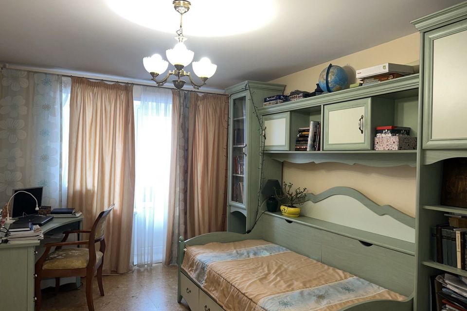 Продаётся 4-комнатная квартира, 118.1 м²