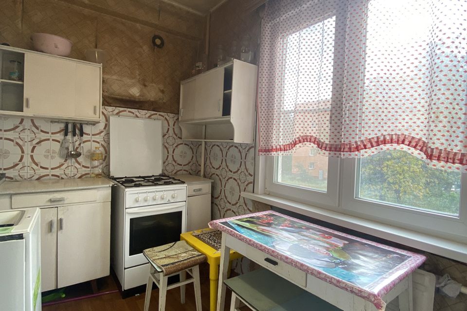Продаётся 4-комнатная квартира, 68 м²