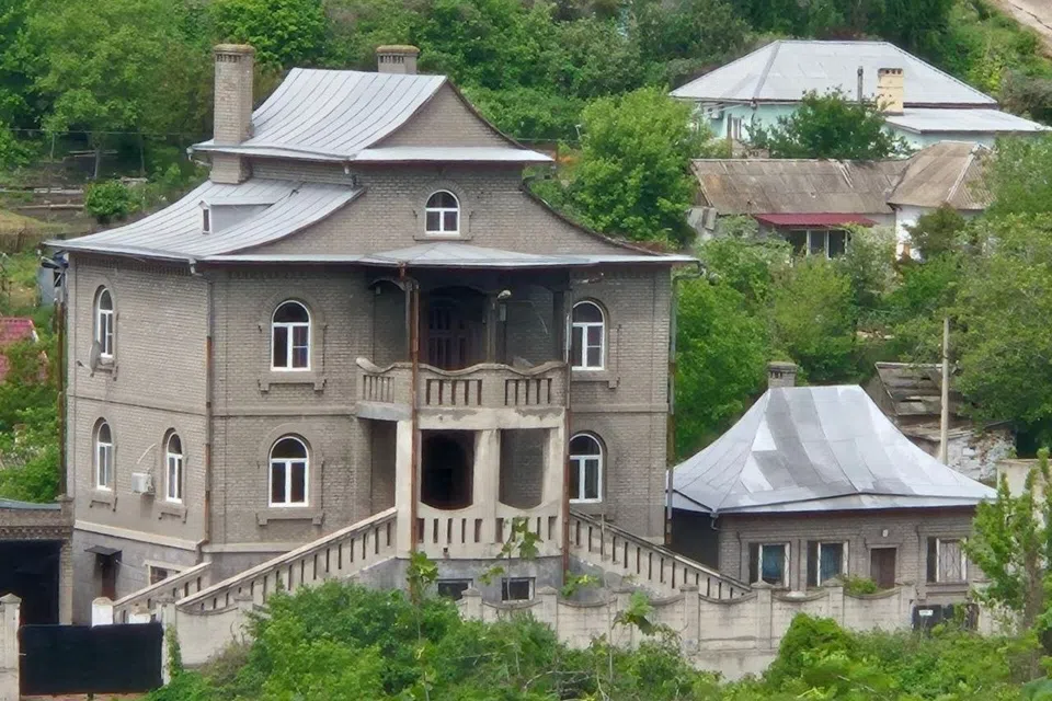Продаётся 2-этажный дом, 470.5 м²