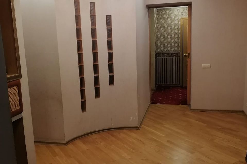Продаётся 2-комнатная квартира, 100 м²