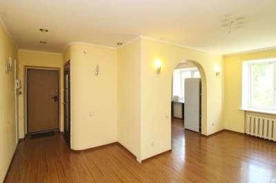 Продаётся 3-комнатная квартира, 49.6 м²
