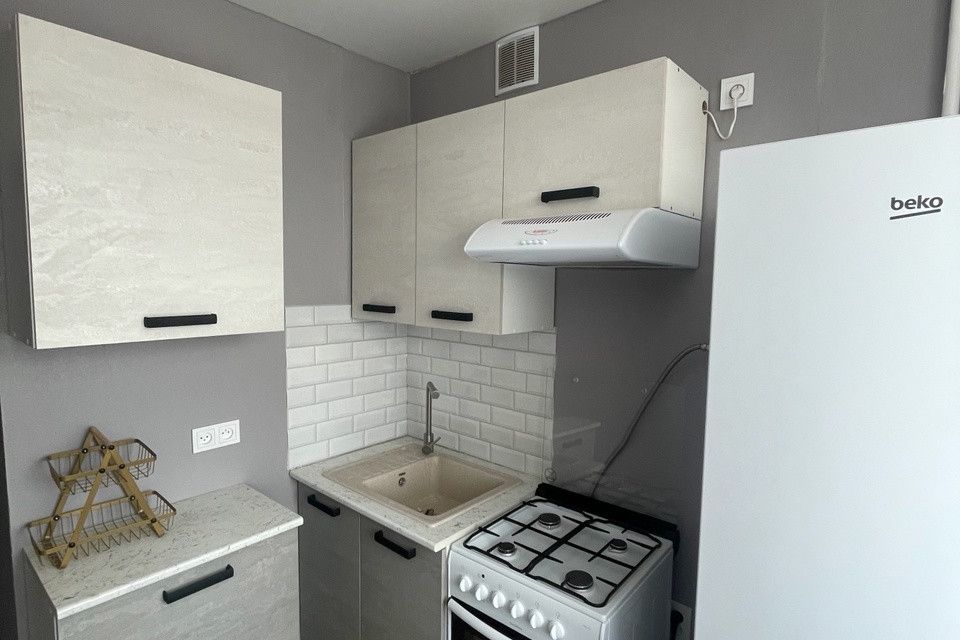 Продаётся 3-комнатная квартира, 51.8 м²