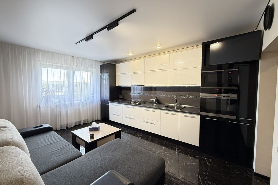Продаётся 1-комнатная квартира, 63 м²