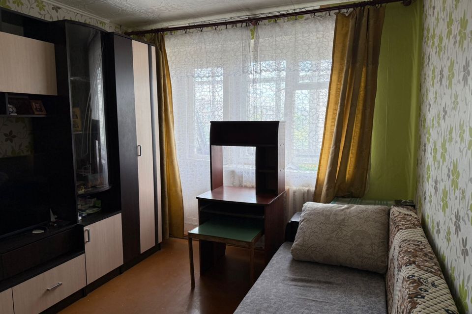 Продаётся 3-комнатная квартира, 50.4 м²