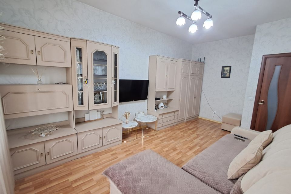 Продаётся 1-комнатная квартира, 37.6 м²