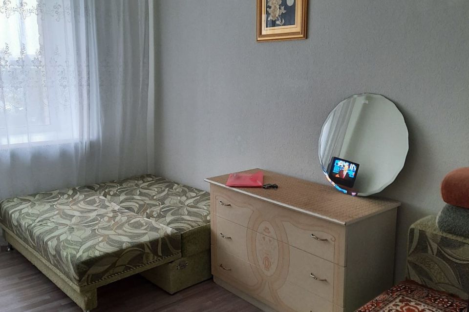 Продаётся комната в 3-комн. квартире, 12.6 м²