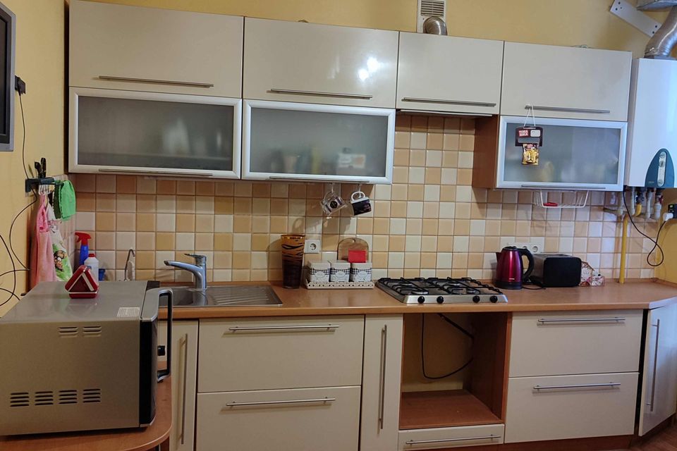 Продаётся 4-комнатная квартира, 96 м²