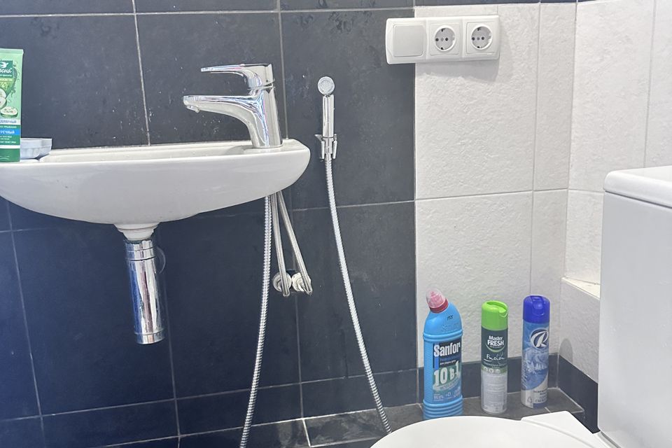 Продаётся 1-комнатная квартира, 17.8 м²