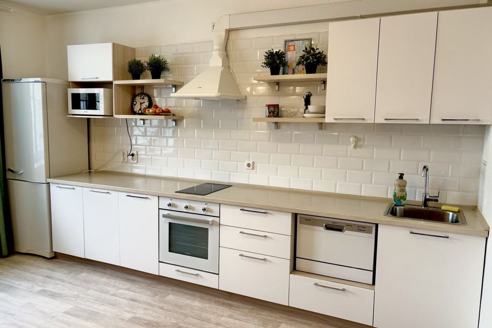 Продаётся 2-комнатная квартира, 77.3 м²
