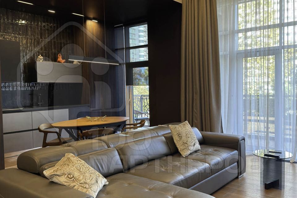 Продаётся 2-комнатная квартира, 90.1 м²