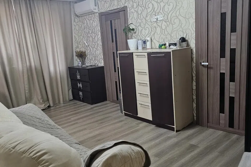 Продаётся 3-комнатная квартира, 49.8 м²