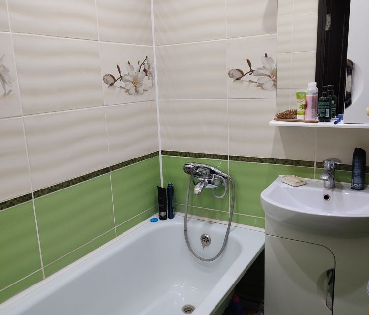 Продаётся 4-комнатная квартира, 65 м²