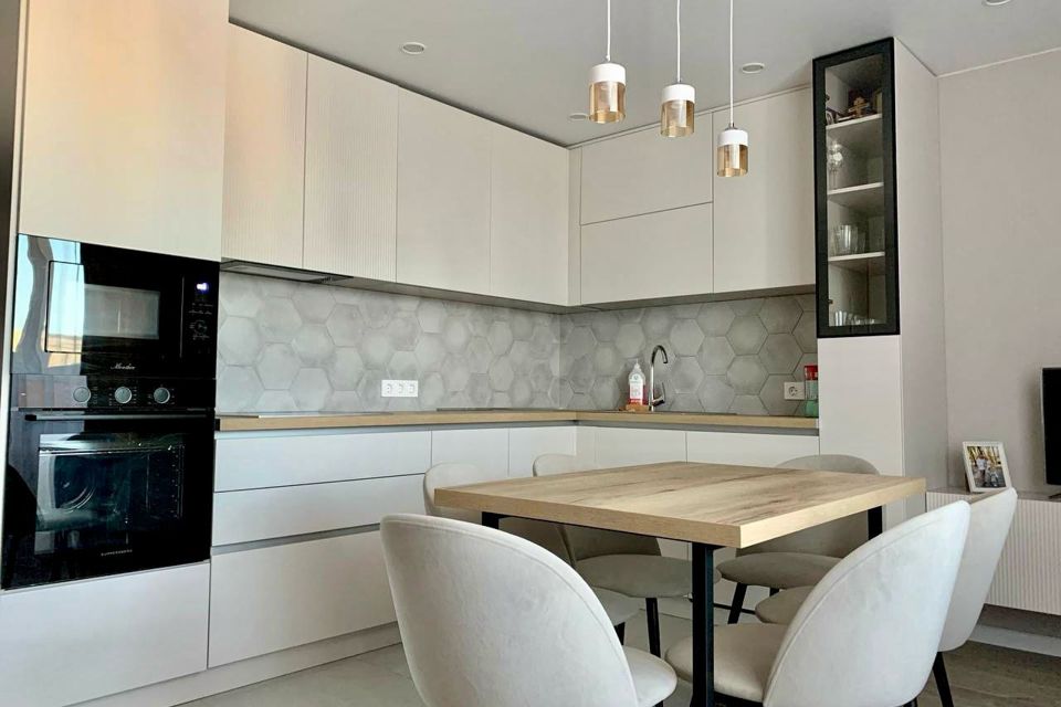 Продаётся 2-комнатная квартира, 68.6 м²