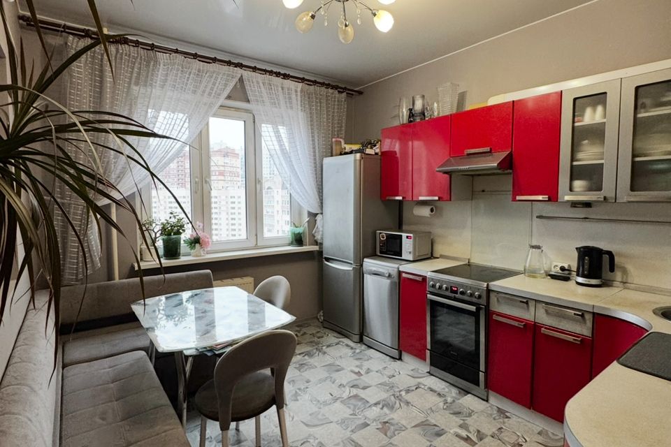 Продаётся 1-комнатная квартира, 42 м²