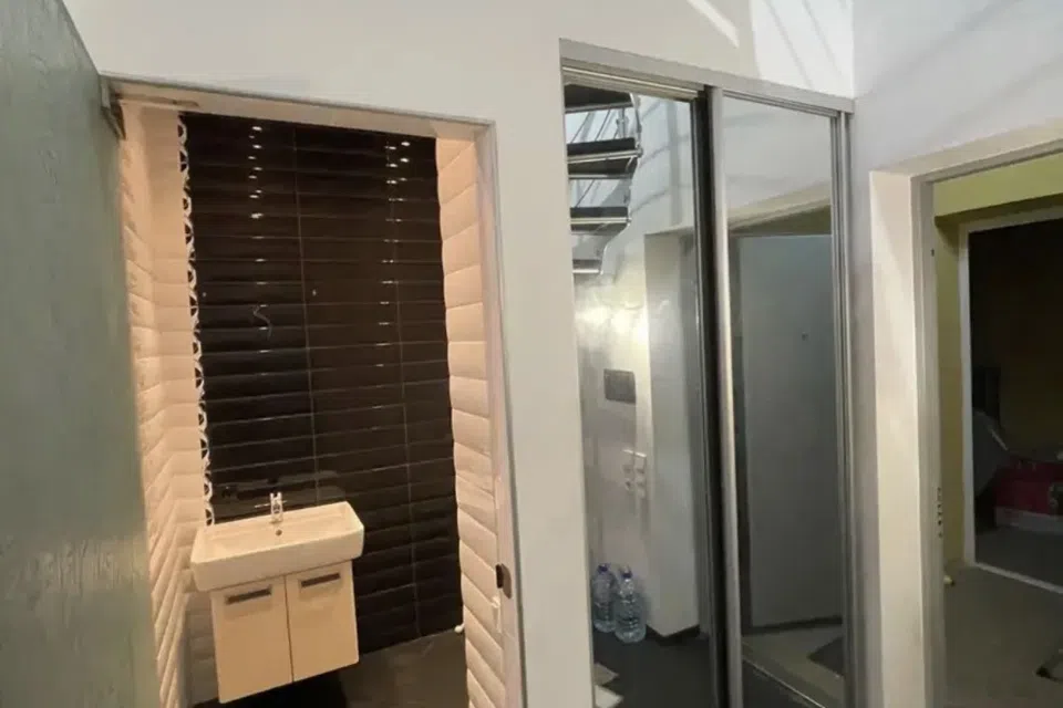 Продаётся 2-комнатная квартира, 65 м²