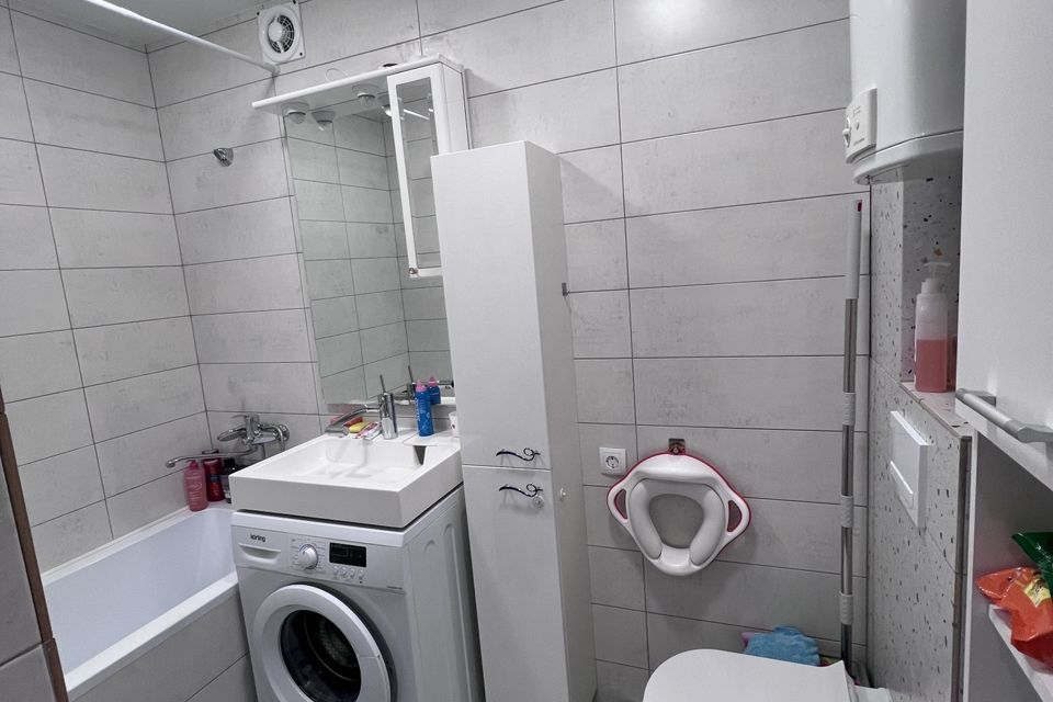 Продаётся 1-комнатная квартира, 42.3 м²