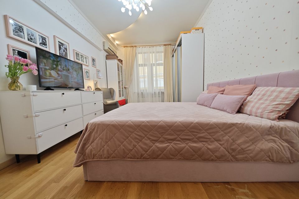 Продаётся 3-комнатная квартира, 100 м²