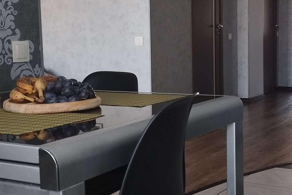 Продаётся 2-комнатная квартира, 61.2 м²