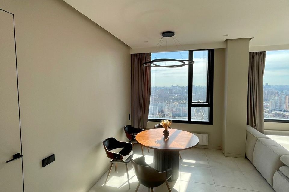 Продаётся 2-комнатная квартира, 62.2 м²