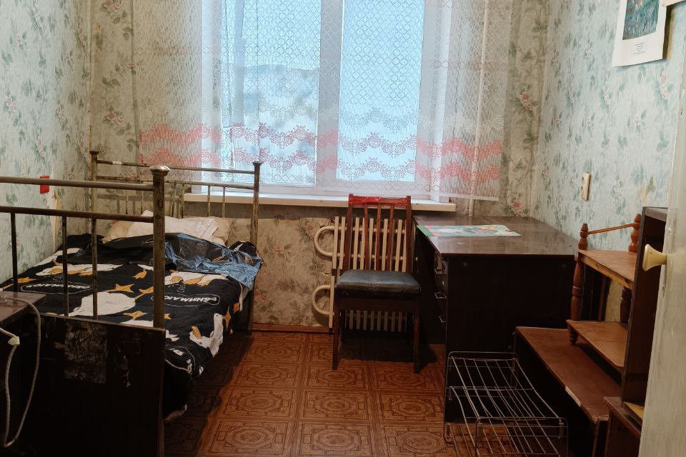 Продаётся 4-комнатная квартира, 66.4 м²