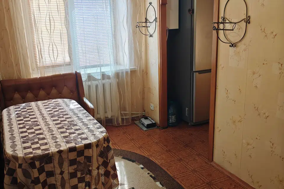 Продаётся 4-комнатная квартира, 61.2 м²