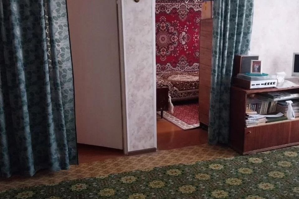 Продаётся 4-комнатная квартира, 58.4 м²