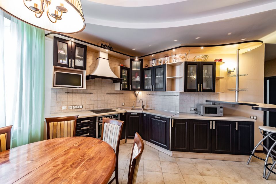 Продаётся 3-комнатная квартира, 109.5 м²