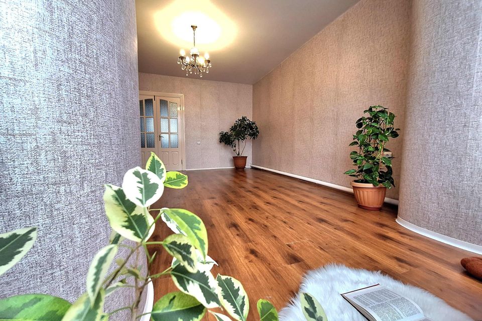Продаётся 4-комнатная квартира, 105 м²