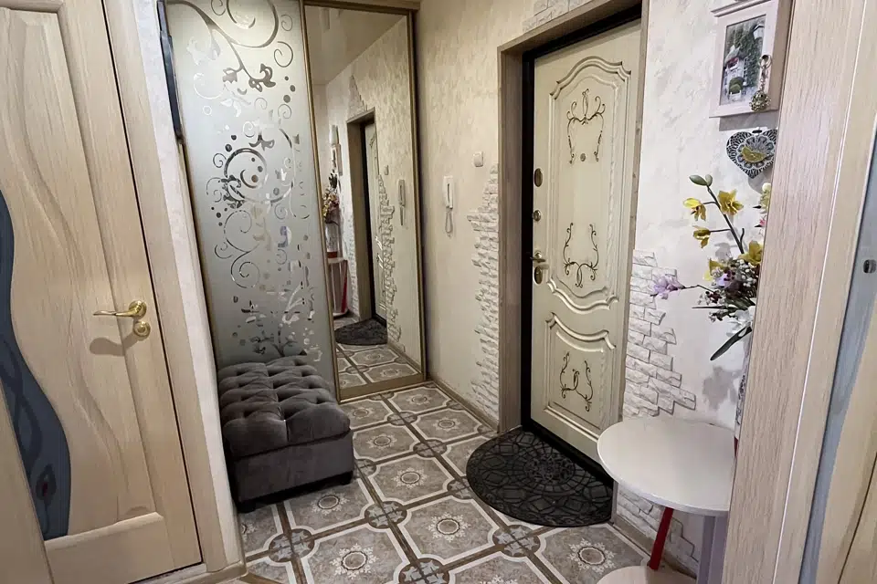 Продаётся 1-комнатная квартира, 42 м²