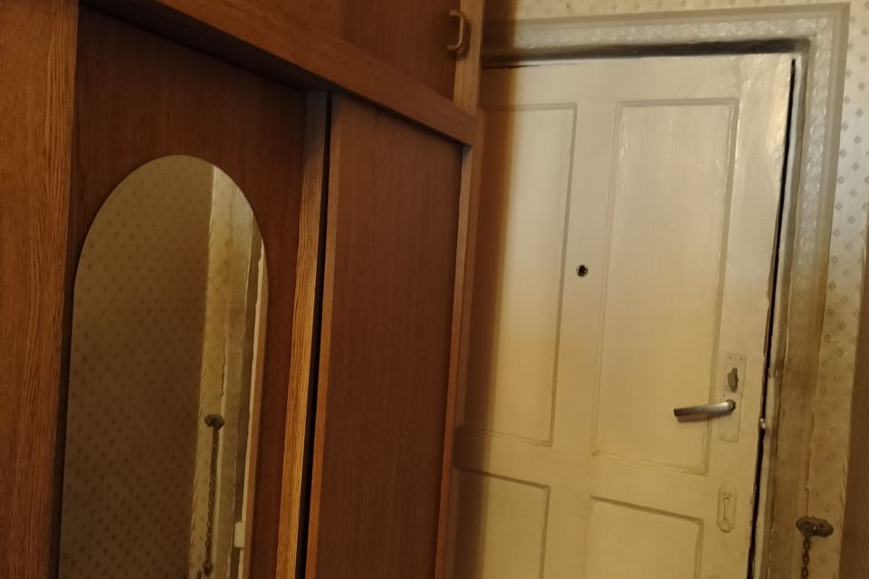 Продаётся 3-комнатная квартира, 42.1 м²