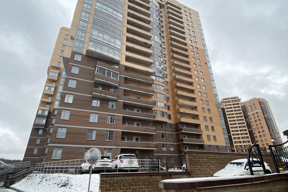 Продаётся 2-комнатная квартира, 63.7 м²