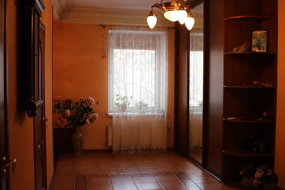 Продаётся 4-комнатная квартира, 160 м²