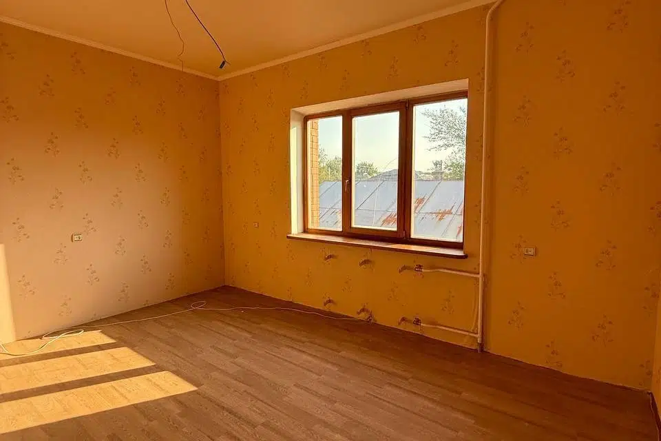 Продаётся 3-этажный дом, 360 м²