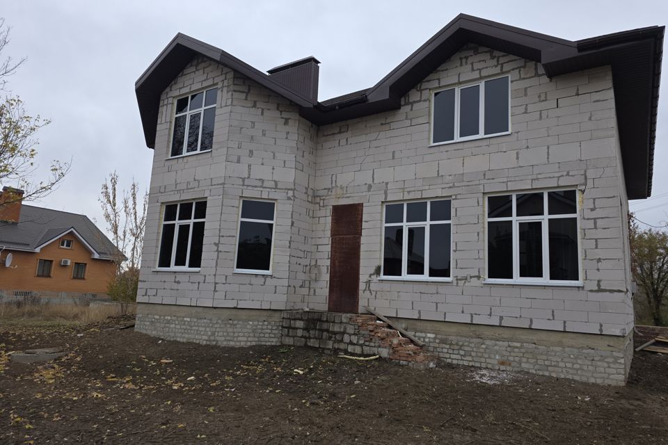 Продаётся 2-этажный дом, 270 м²