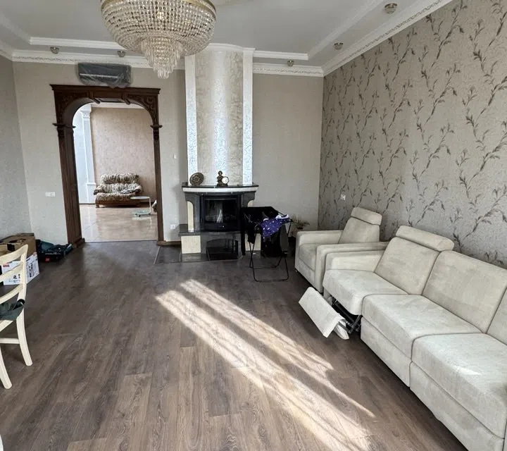Продаётся 2-этажный дом, 350.6 м²