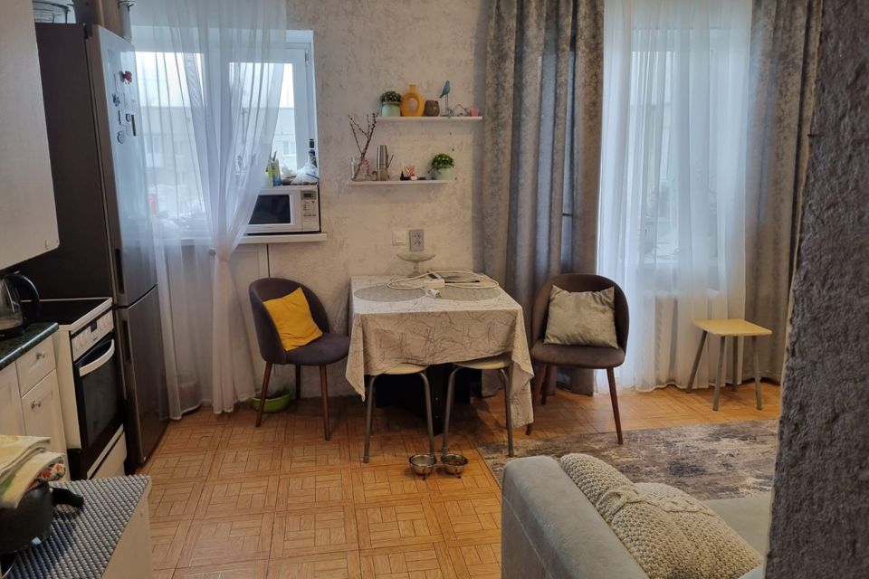 Продаётся 3-комнатная квартира, 58.9 м²