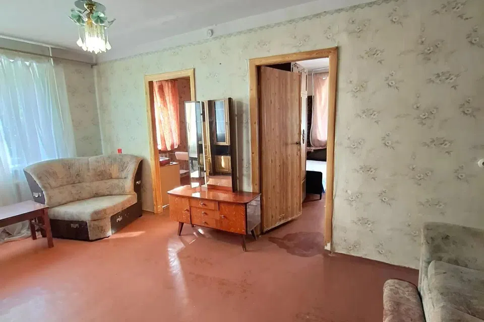 Продаётся 4-комнатная квартира, 60 м²