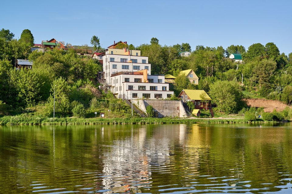 Продаётся 3-комнатная квартира, 135.5 м²