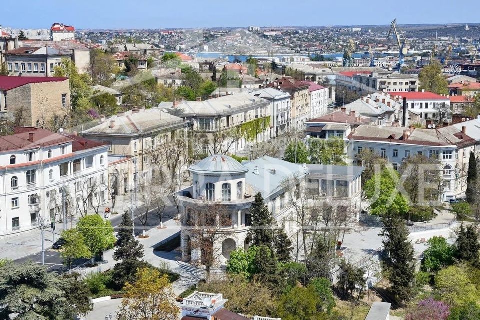 Продаётся 3-комнатная квартира, 157 м²