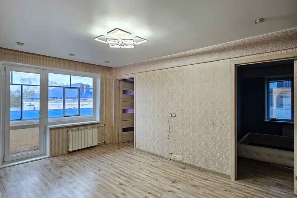 Продаётся 4-комнатная квартира, 58.5 м²