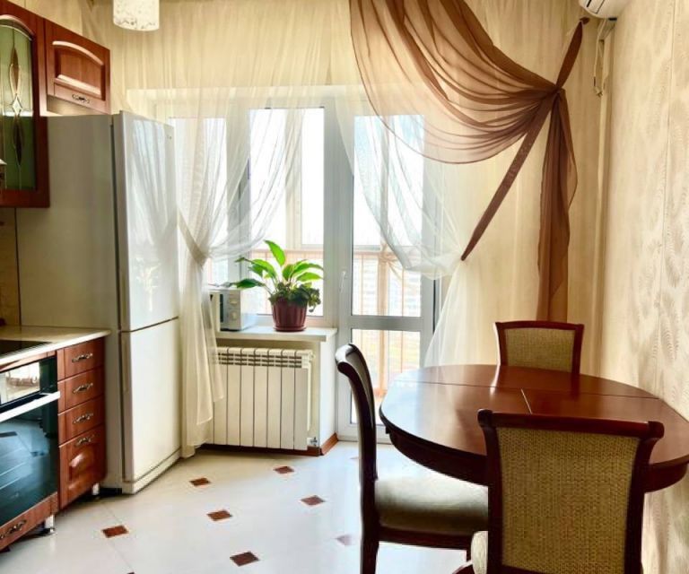 Сдаётся 2-комнатная квартира, 60 м²
